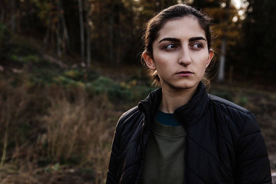 Shada Sulhav on set